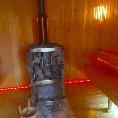 Dom Nad Stawem Przy Lesie Burkat