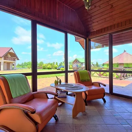 Dom Nad Stawem Przy Lesie *