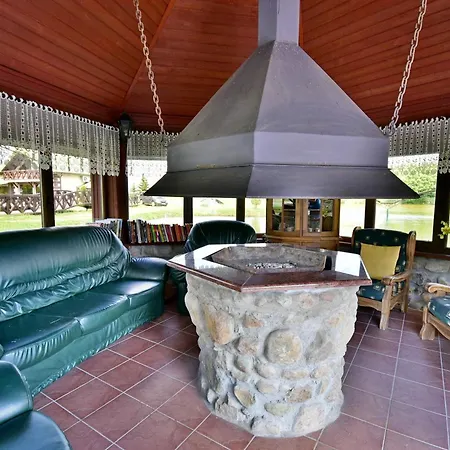 Dom Nad Stawem Przy Lesie Appartamento *