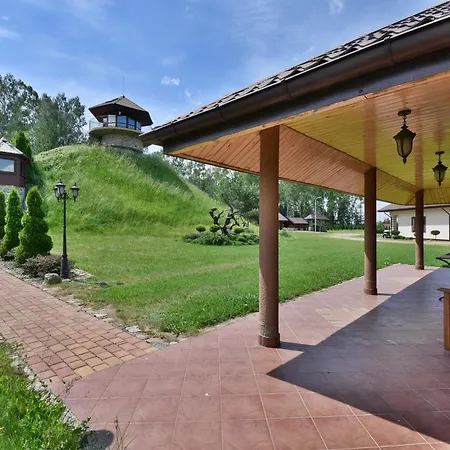 Dom Nad Stawem Przy Lesie Appartamento *