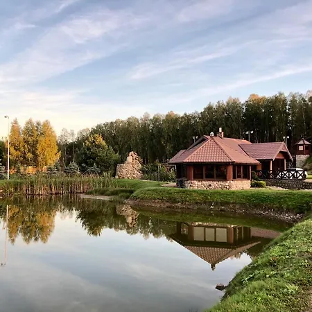 Dom Nad Stawem Przy Lesie Burkat