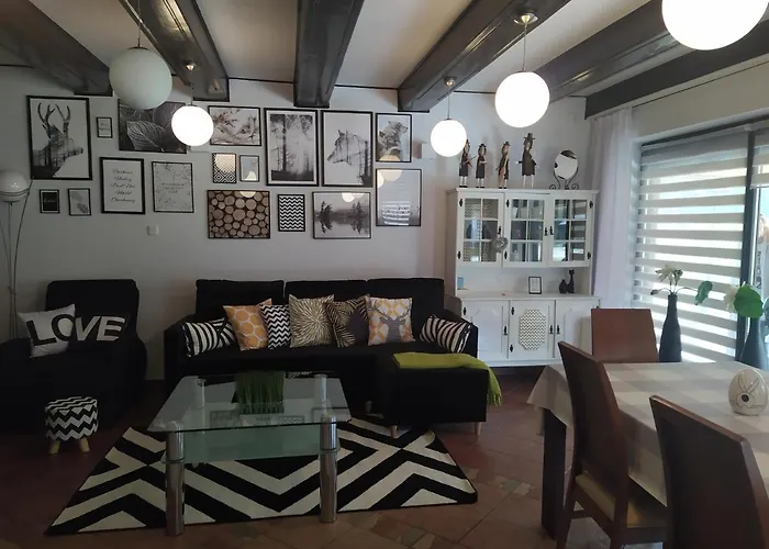 Dom Nad Stawem Przy Lesie * Burkat